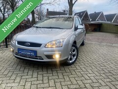 Ford Focus - 1.6-16V Ghia