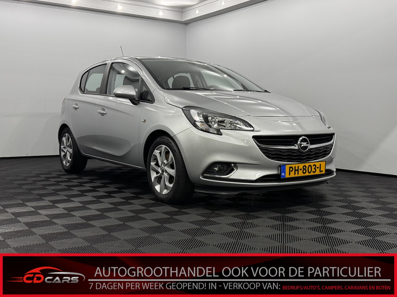 Opel Corsa - 1.0 Turbo Online Edition Airco, Parkeersensoren, Cruise control, Stoelverwarming, Lichtmet - AutoWereld.nl