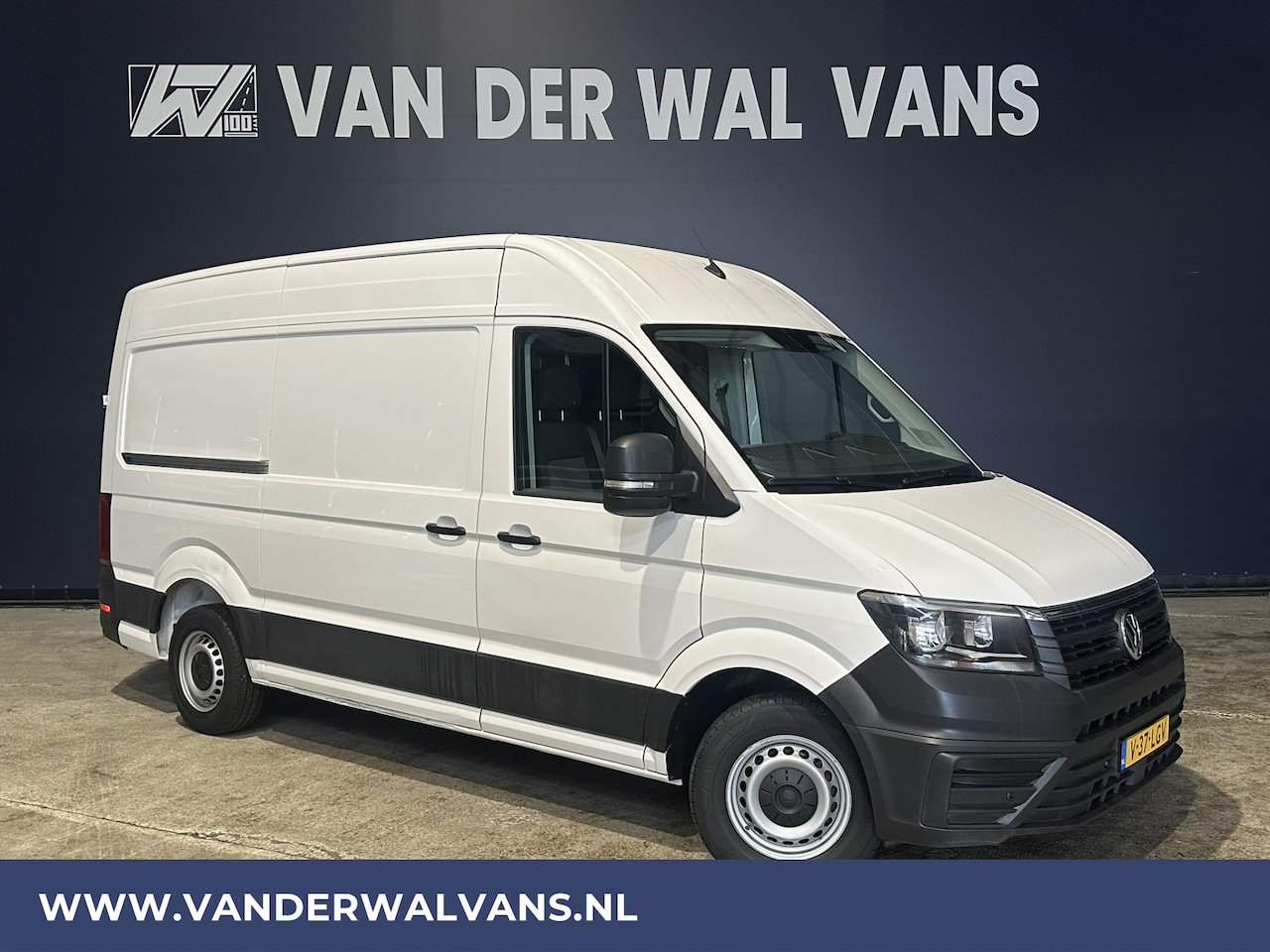 Volkswagen Crafter - 2.0 TDI L3H3 L2H2 Euro6 Airco | Chauffeursstoel | Parkeersensoren - AutoWereld.nl