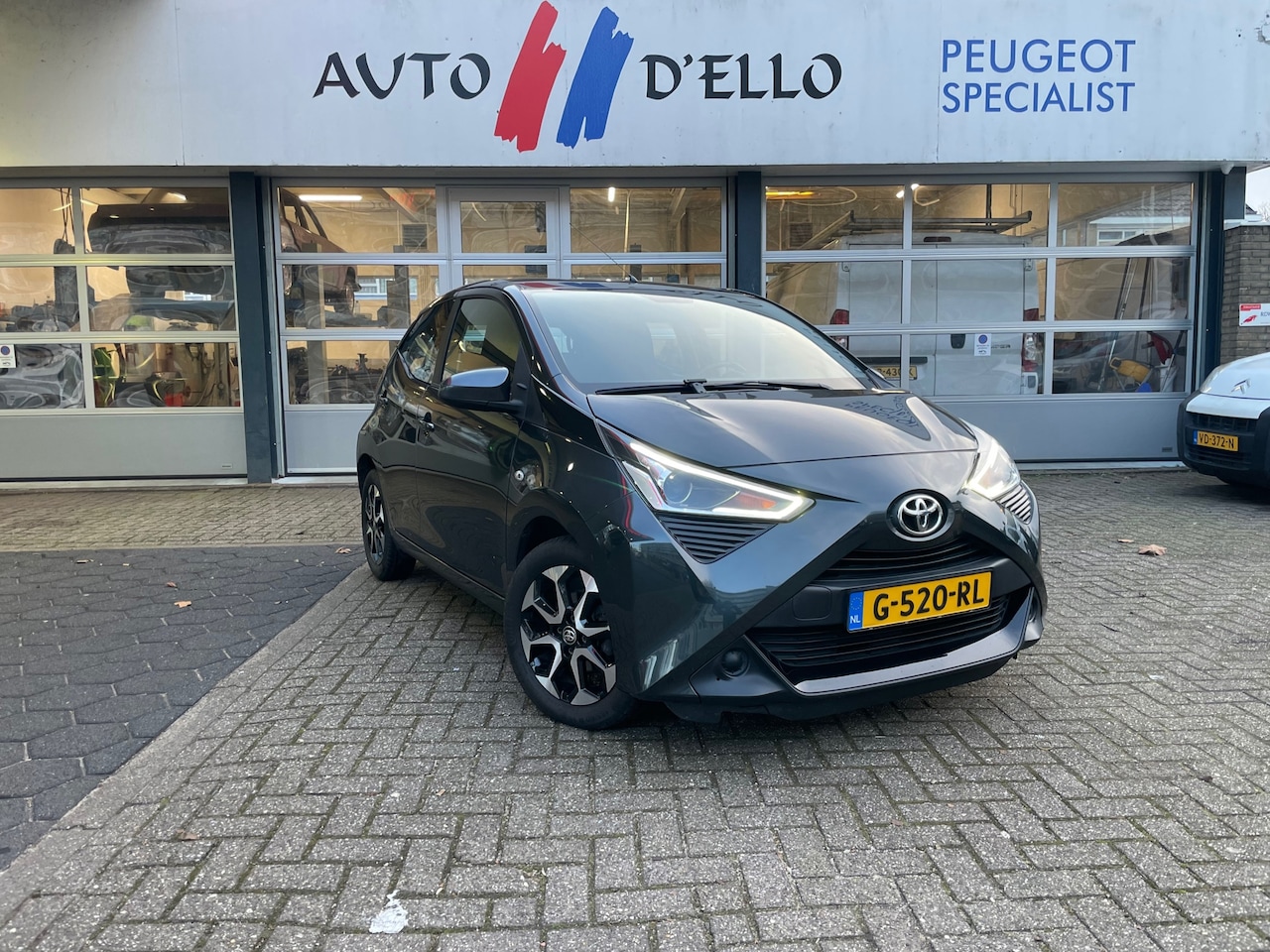 Toyota Aygo - 1.0 VVT-i x-play limited Keyless Camera Carplay - AutoWereld.nl