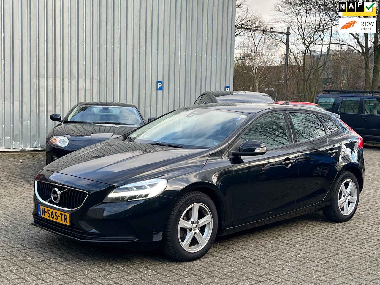 Volvo V40 - 2.0 D2 120pk / LED Koplampen / Navi / Cruise / Trekhaak - AutoWereld.nl