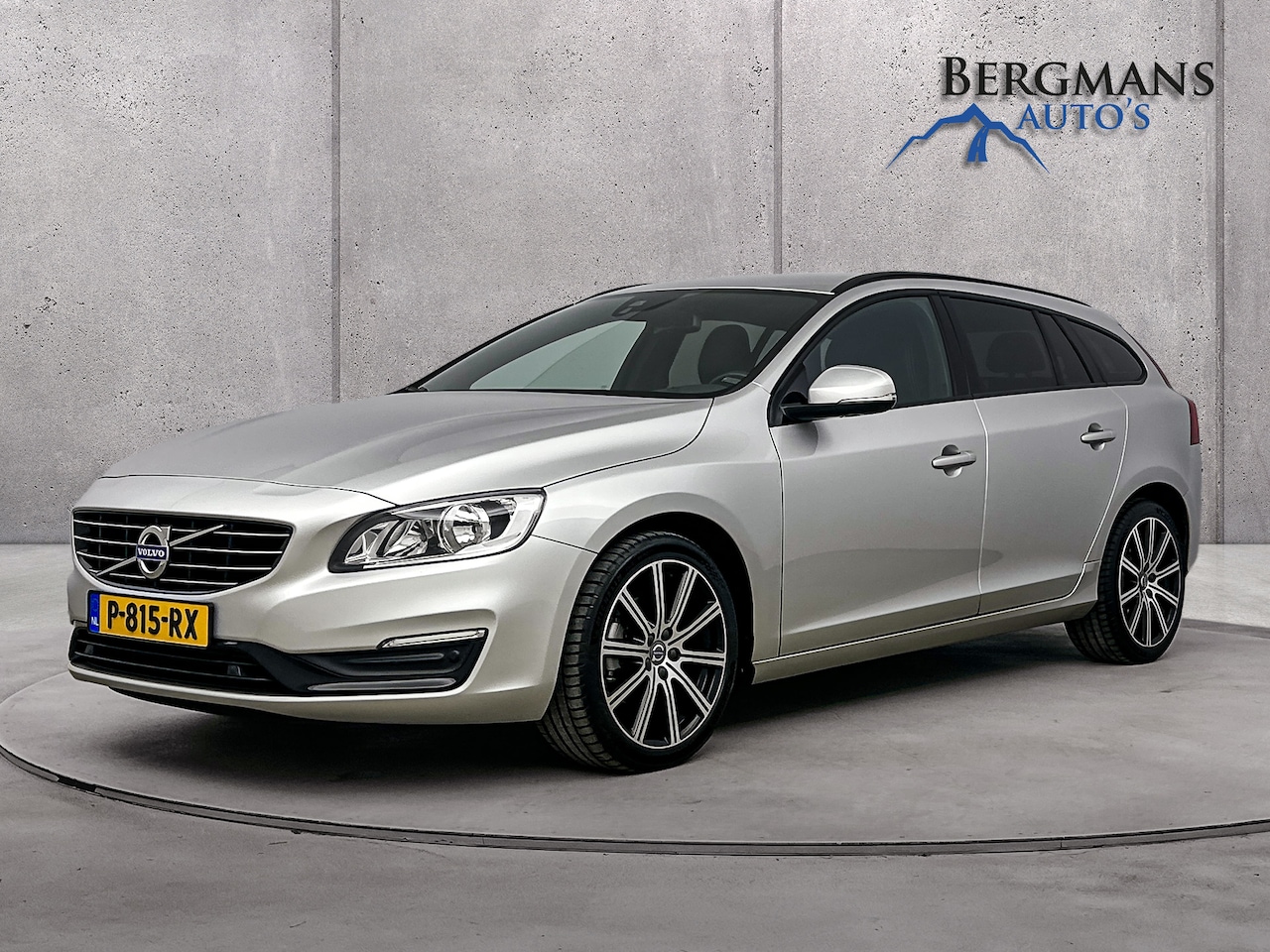 Volvo V60 - 2.0 T4 Momentum // HELE NETTE AUTO // LEDER // - AutoWereld.nl