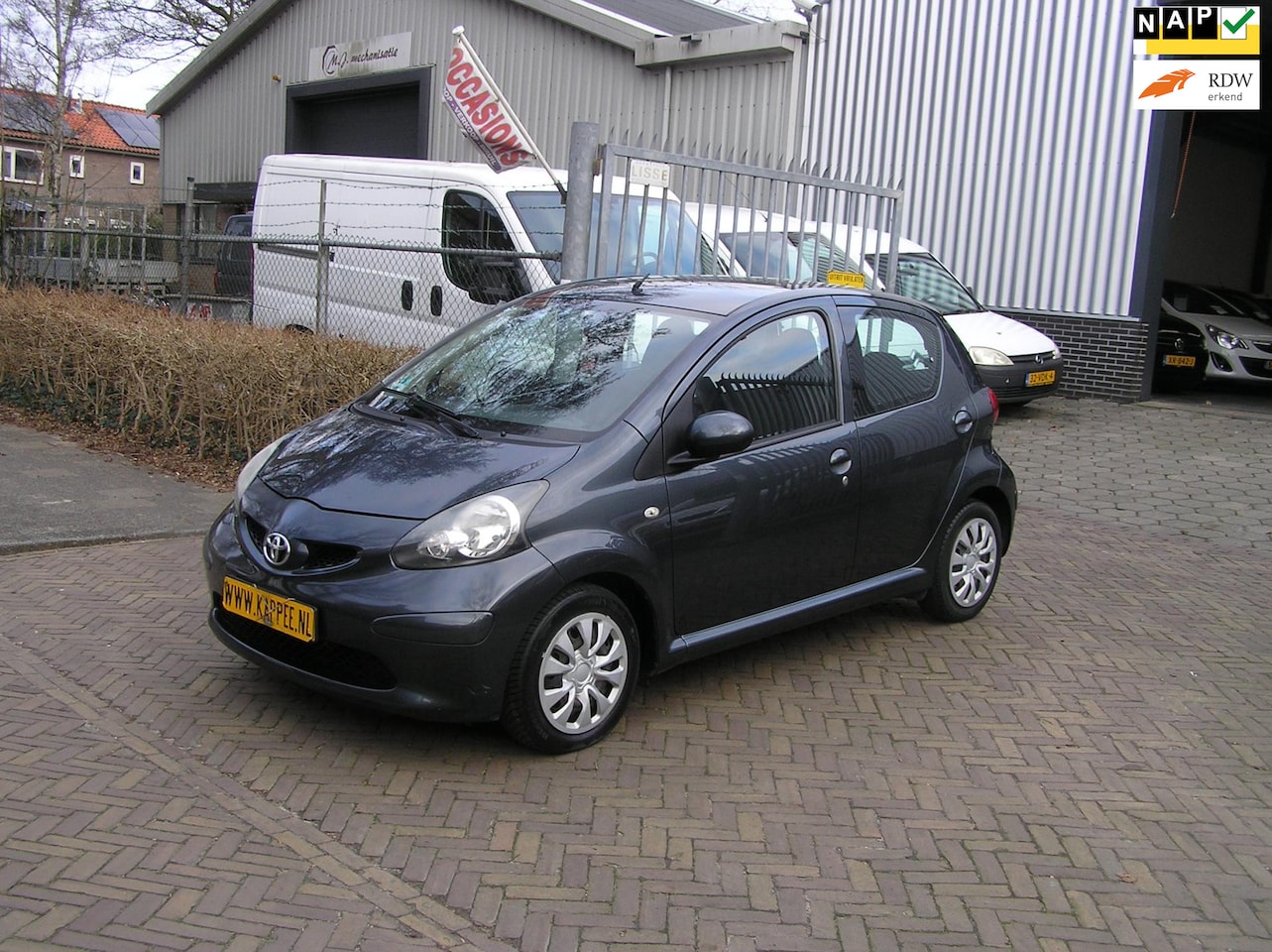 Toyota Aygo - 1.0-12V + nap automaat airco nieuwe apk - AutoWereld.nl