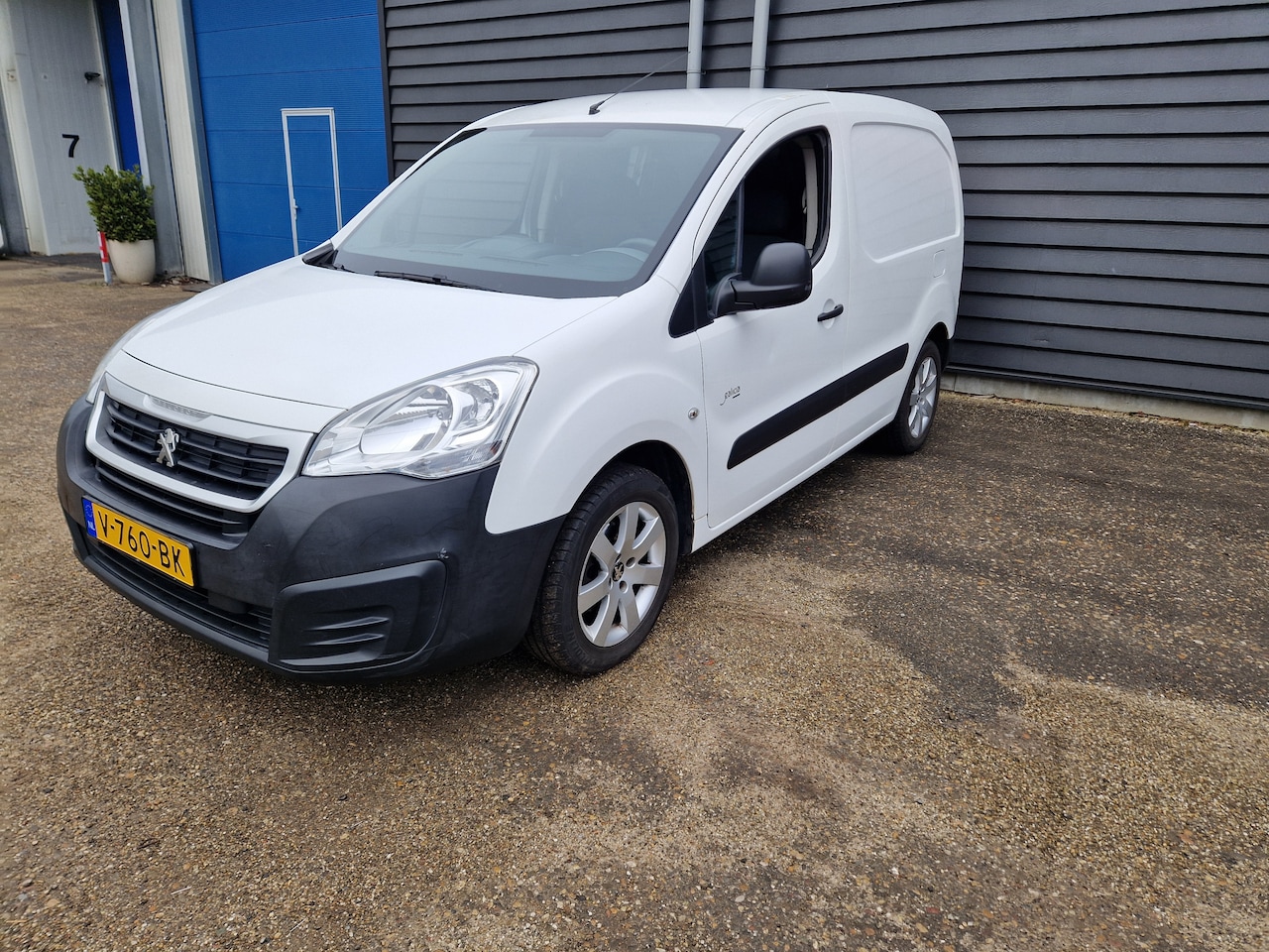 Peugeot Partner - 120 1.6 BlueHDi 75 L1 XR Airco - AutoWereld.nl