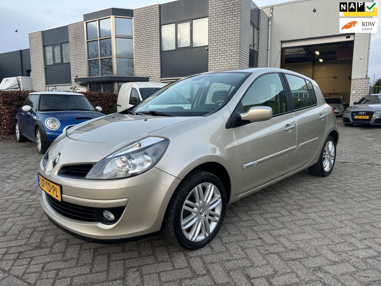 Renault Clio - 1.6-16V Initiale Automaat Leder Nap - AutoWereld.nl