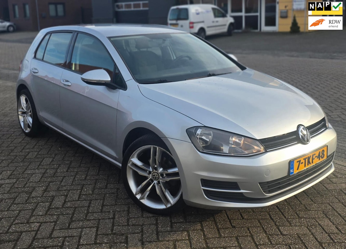 Volkswagen Golf - 1.2 TSI Airco/Cruise INRUILMEENEEMPRIJS - AutoWereld.nl