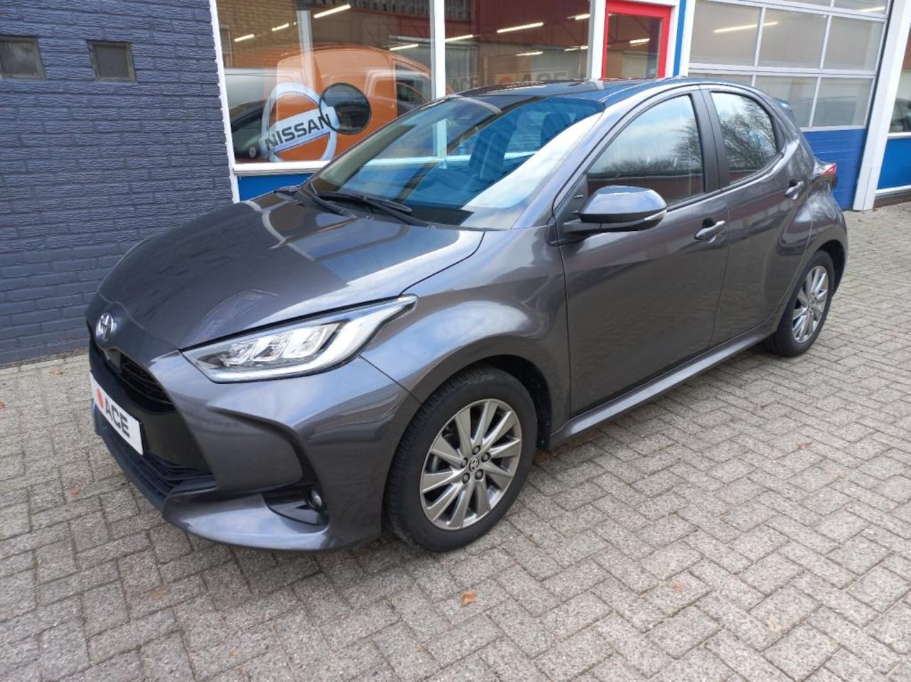 Toyota Yaris - Active 1.5 VVT-I 5-DRS AIRCO CAMERA APPLE/ANDROID - AutoWereld.nl