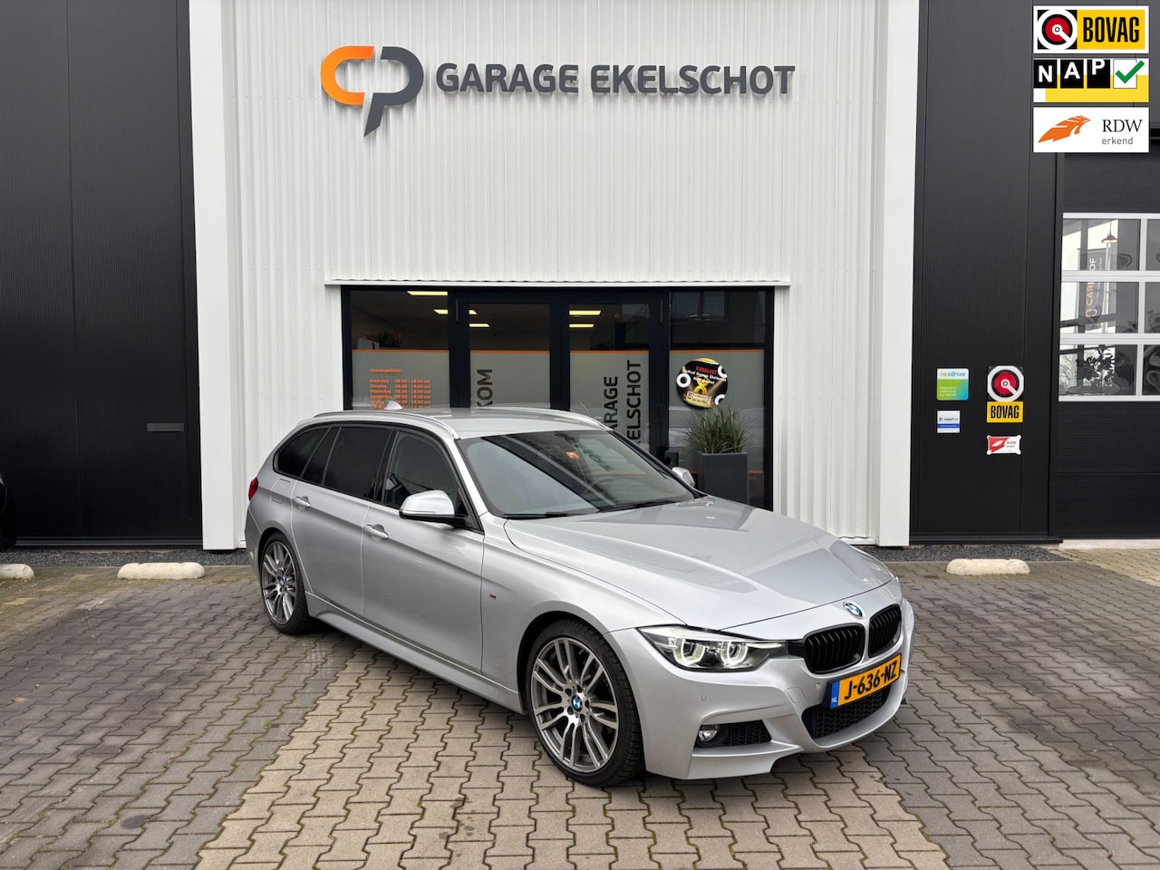 BMW 3-serie Touring - 320i M Sport Edition / Automaat / Leer / Shadow High - AutoWereld.nl