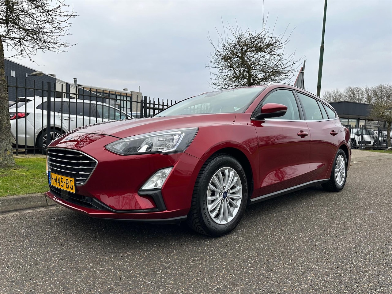 Ford Focus Wagon - 1.0 EcoBoost 125pk Titanium Business Trekhaak Multi Media - AutoWereld.nl