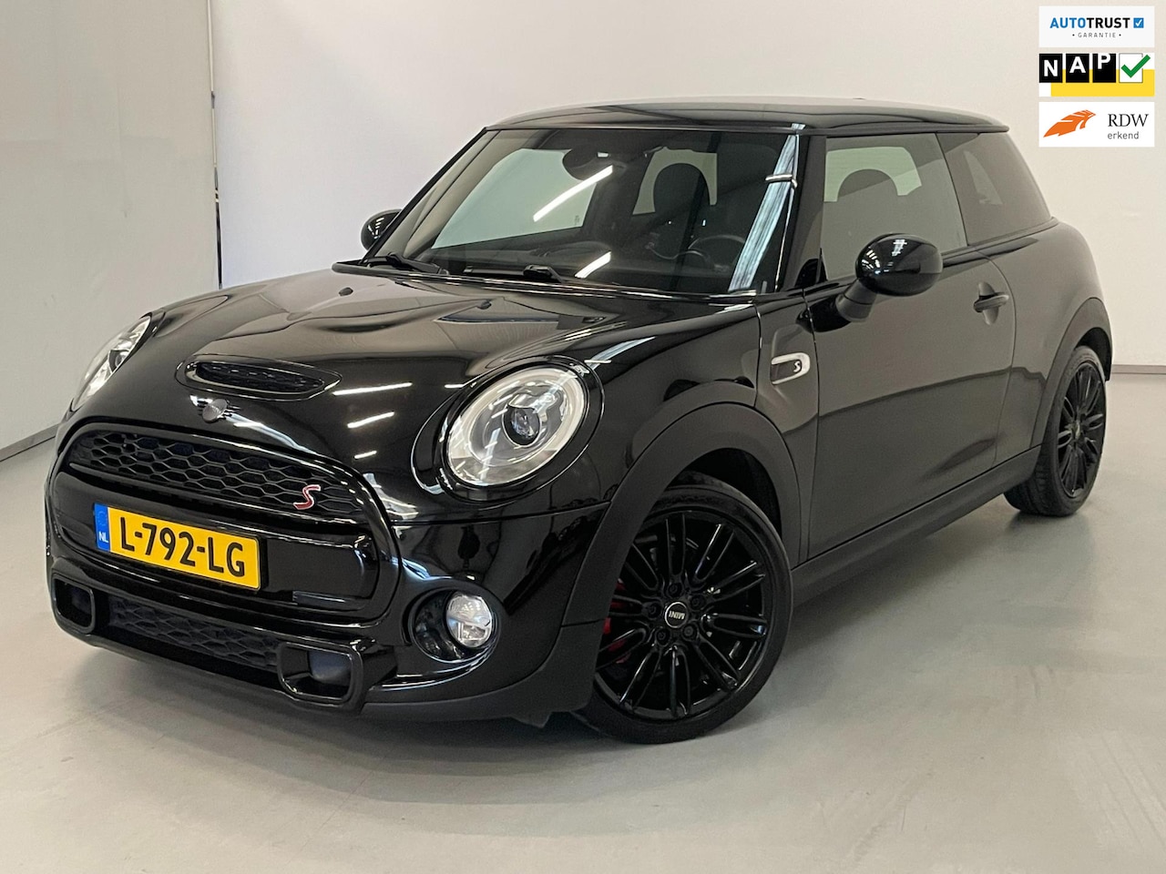 MINI Cooper S - Mini 2.0 Chili / Harman / Stoelverwarming - AutoWereld.nl