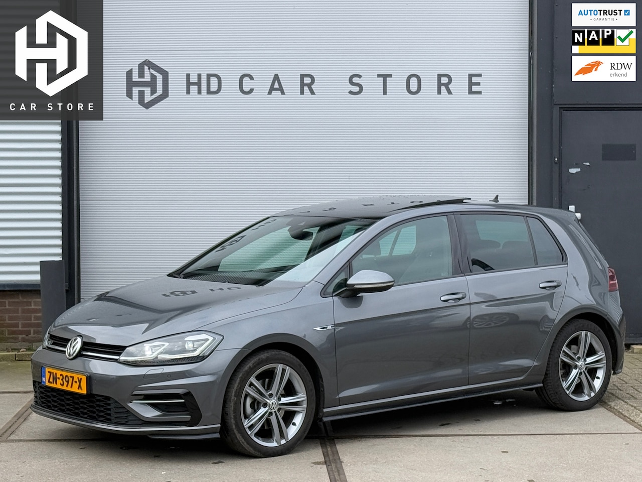 Volkswagen Golf - 1.5 TSI DSG Highline 3XR-Line Pano Virtual Dealer Onderhouden - AutoWereld.nl