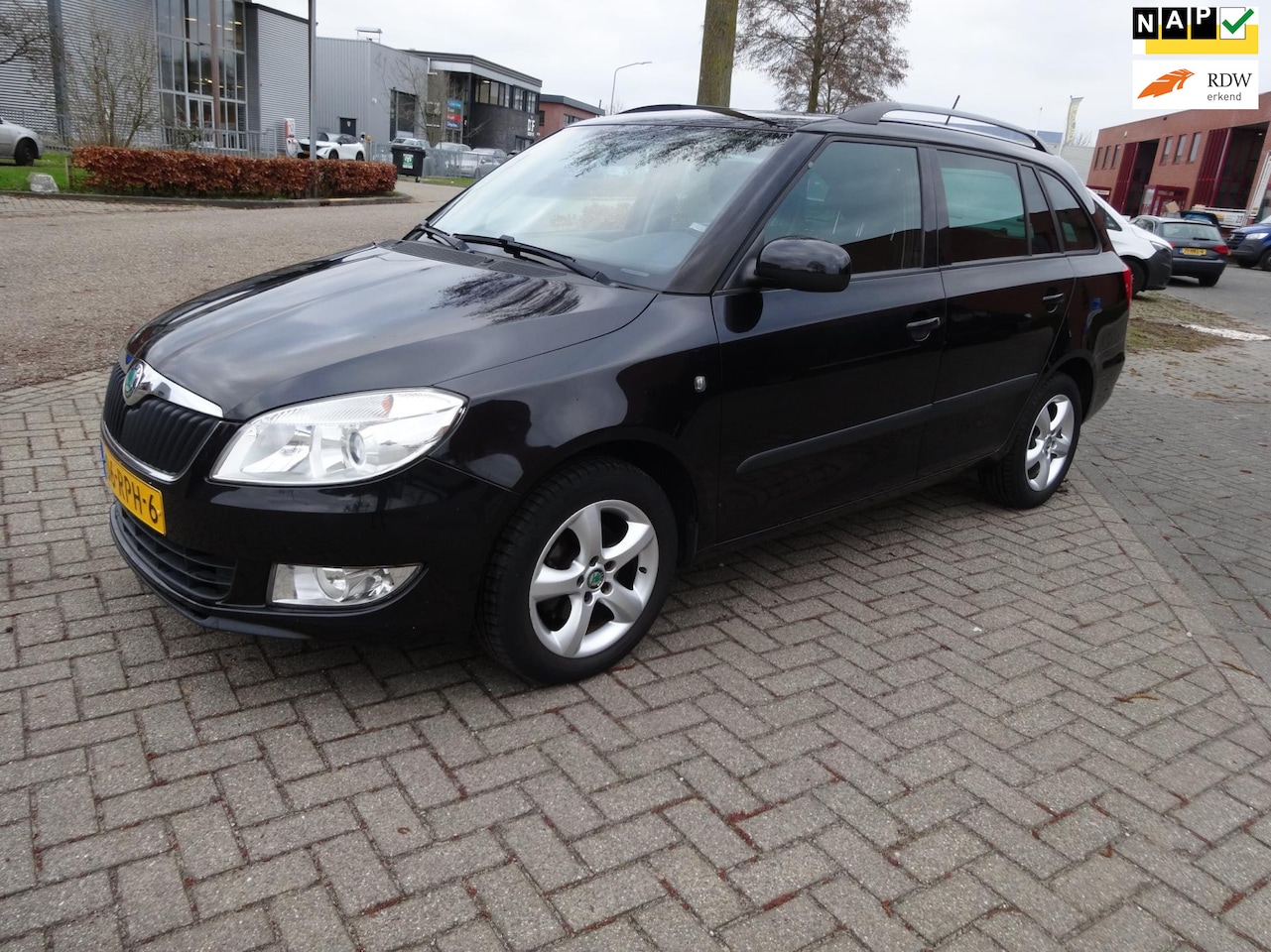 Skoda Fabia Combi - 1.2 TSI Tour/Airco/Boekjes/Cruise Control - AutoWereld.nl