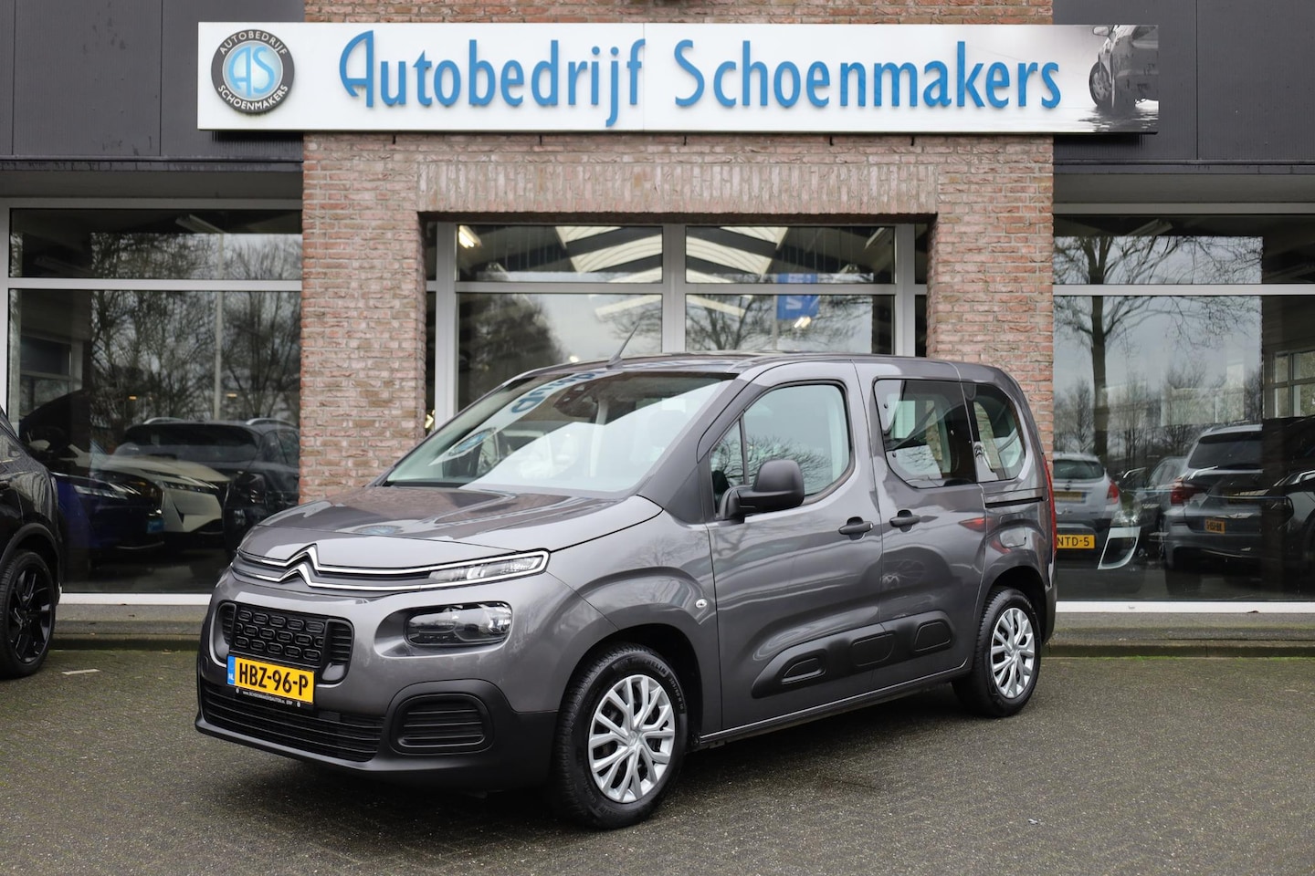 Citroën Berlingo - 1.2 PureTech 5-PERSOONS CARPLAY CAMERA CRUISE VERKEERSBORD/RIJBAANDETECTIE - AutoWereld.nl