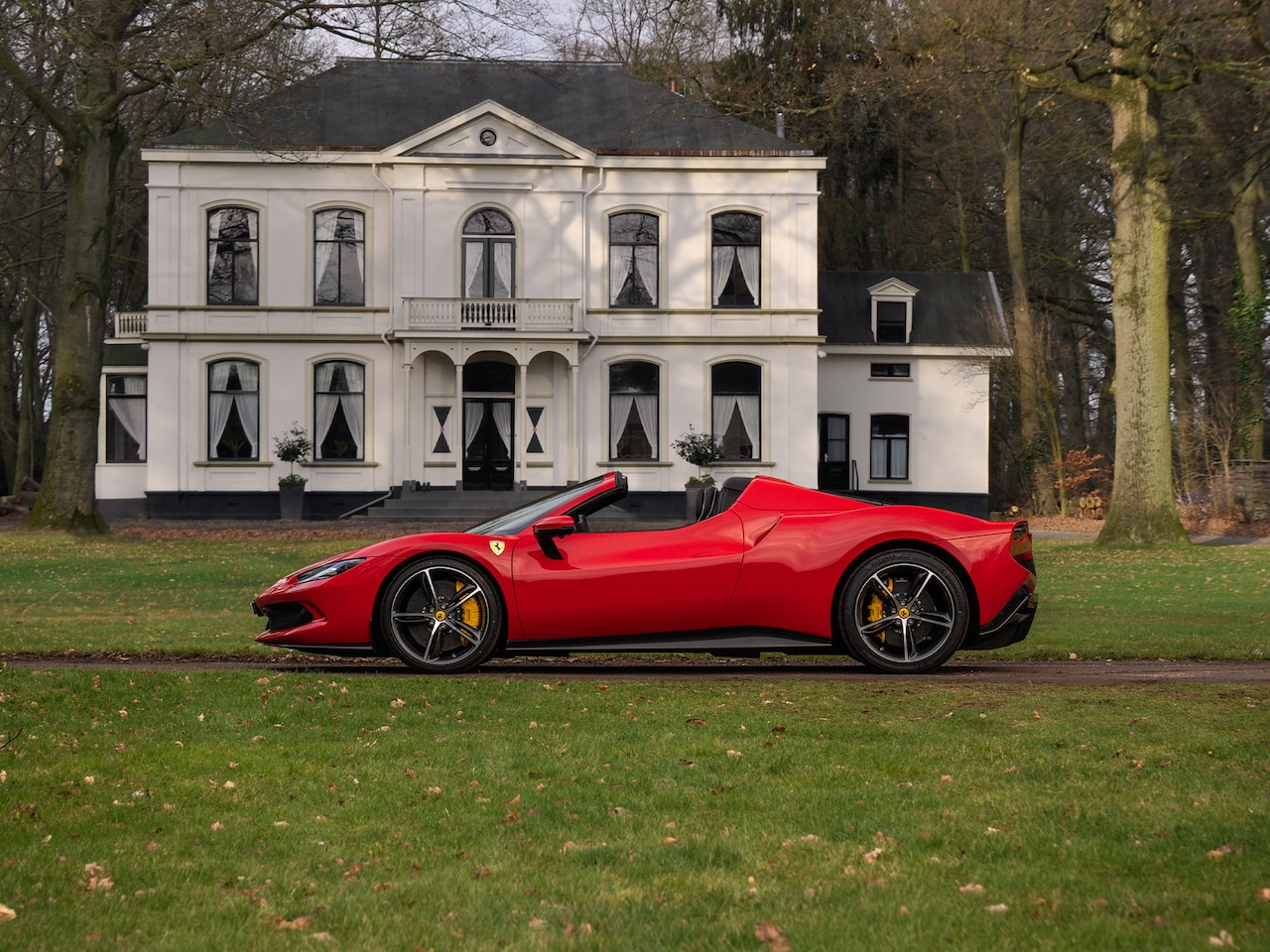 Ferrari 296 GTS - 3.0 V6 | New Car | Racing Seats | Full carbon | Lift | Pass. display | JBL - AutoWereld.nl