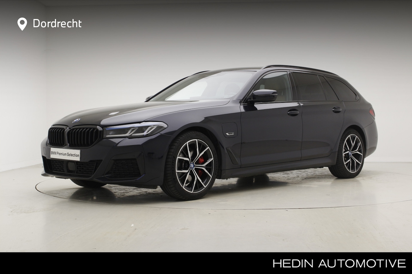 BMW 5-serie Touring - 530e M-Sport | 19" | Panorama | Driving Assistant Professional | Laser | Bowers & Wilkins - AutoWereld.nl