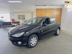 Peugeot 206 - 1.4 Génération Apk Nieuw, 1e Eigenaar, Airco, Cruise, N.A.P, Trekhaak, 5Deurs, 2 Sleutels,