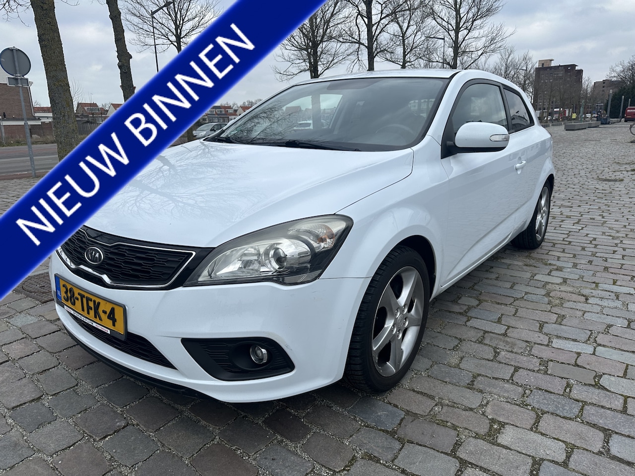 Kia Pro cee'd - 1.6 CVVT Brooklyn Sport navigatie/camera airco/ecc apk - AutoWereld.nl