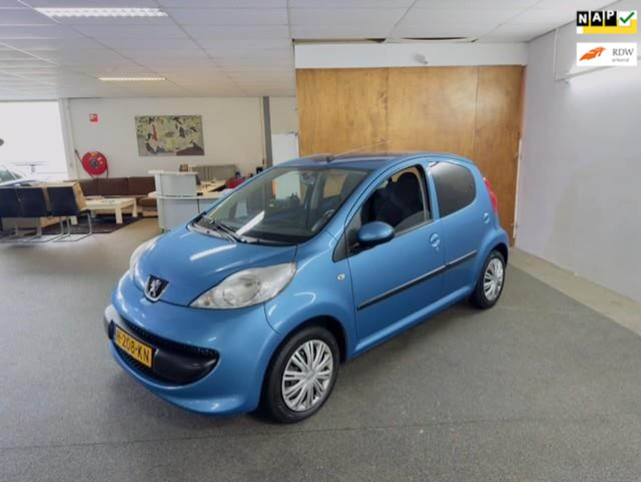 Peugeot 107 - 1.0-12V XR Apk Nieuw,Airco,E-Ramen,N.A.P,5Deurs,Vak Garage onderhouden,Topstaat!! - AutoWereld.nl