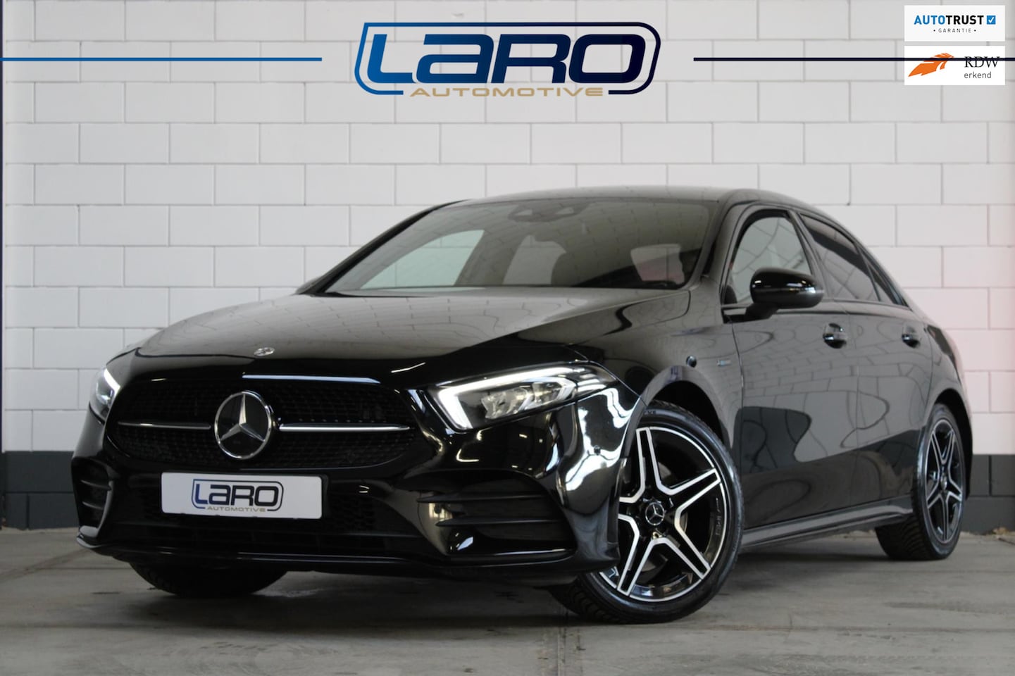 Mercedes-Benz A-klasse - 250 e AMG Limousine | Widescreen Sfeer CC Night CarPlay LED Stoelver. AR Navi - AutoWereld.nl