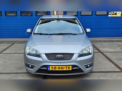 Ford Focus - 1.6-16V First Edition ST-Look