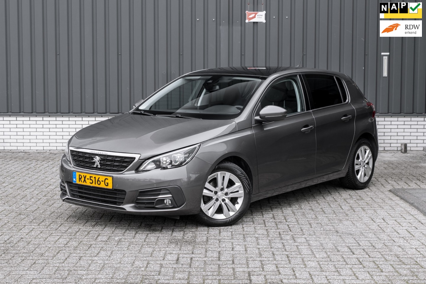 Peugeot 308 - 1.2 PureTech Blue Lease Executive *Dealer Onderhouden* - AutoWereld.nl