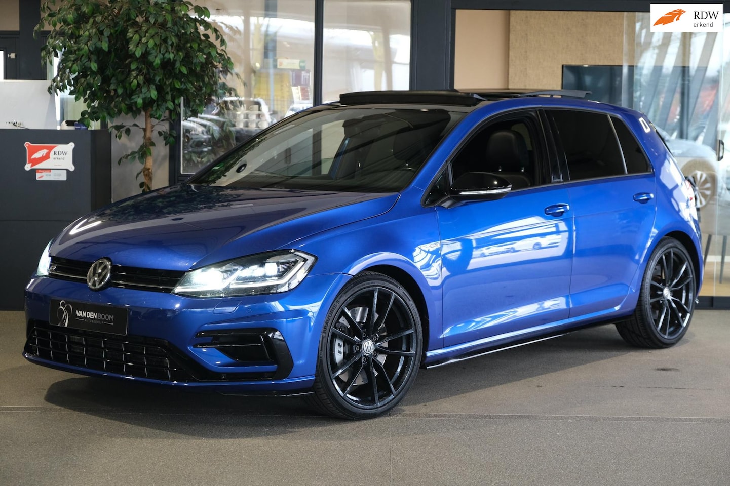 Volkswagen Golf - 2.0 TSI 4Motion R Pano Akra Leder Virtual Led Cam Acc Pdc - AutoWereld.nl