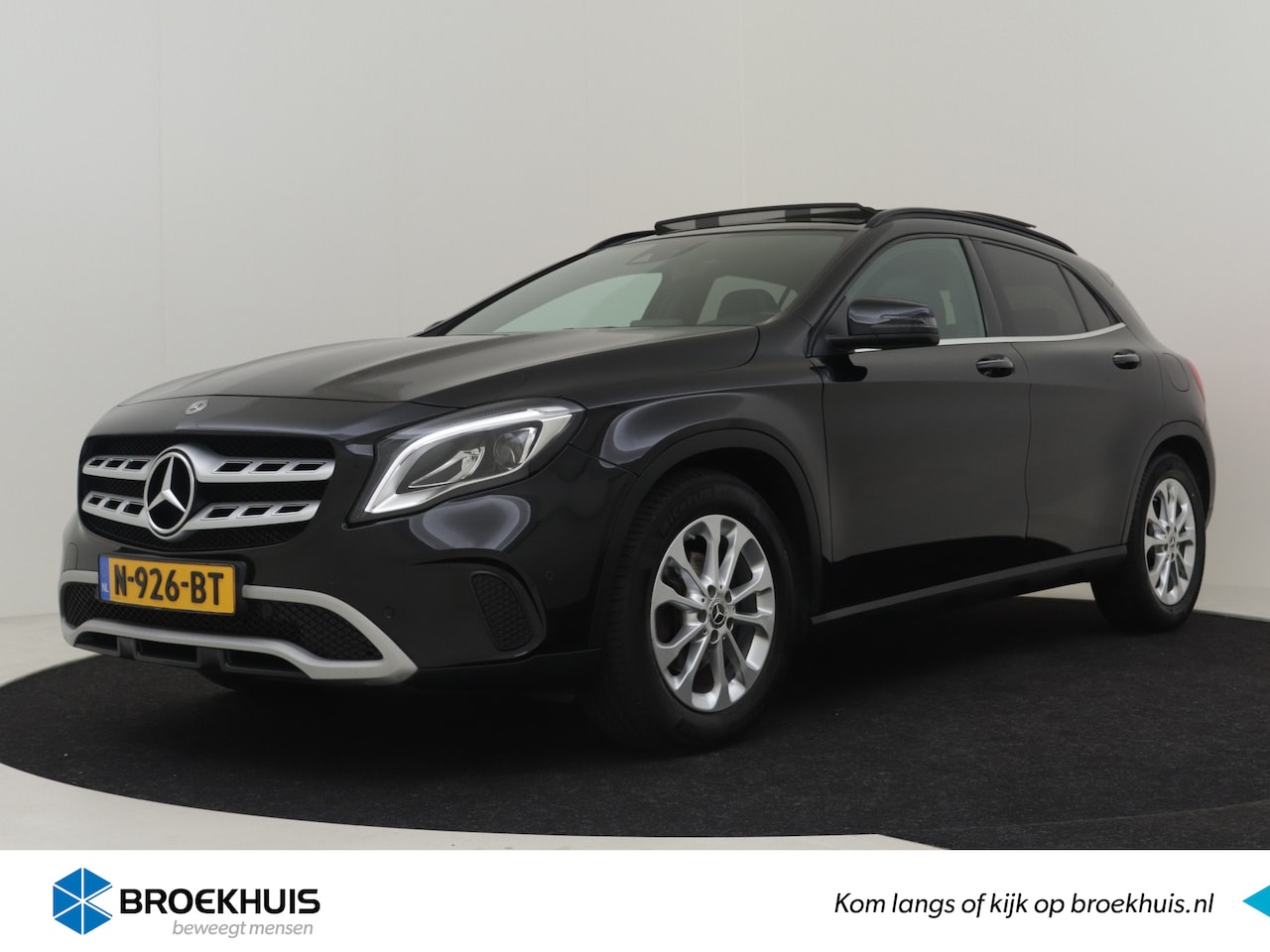 Mercedes-Benz GLA-Klasse - 200 Premium Plus 157pk | Cruise control | Navigatie | Trekhaak | Panorama dak | Camera ach - AutoWereld.nl