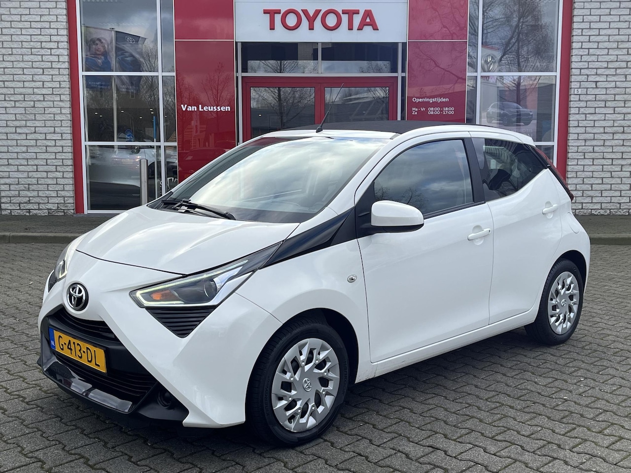 Toyota Aygo X - X-PLAY AUTOMAAT CABRIO APPLE/ANDROID AIRCO BLUETOOTH CAMERA EL-RAMEN/SPIEGELS NL-AUTO - AutoWereld.nl