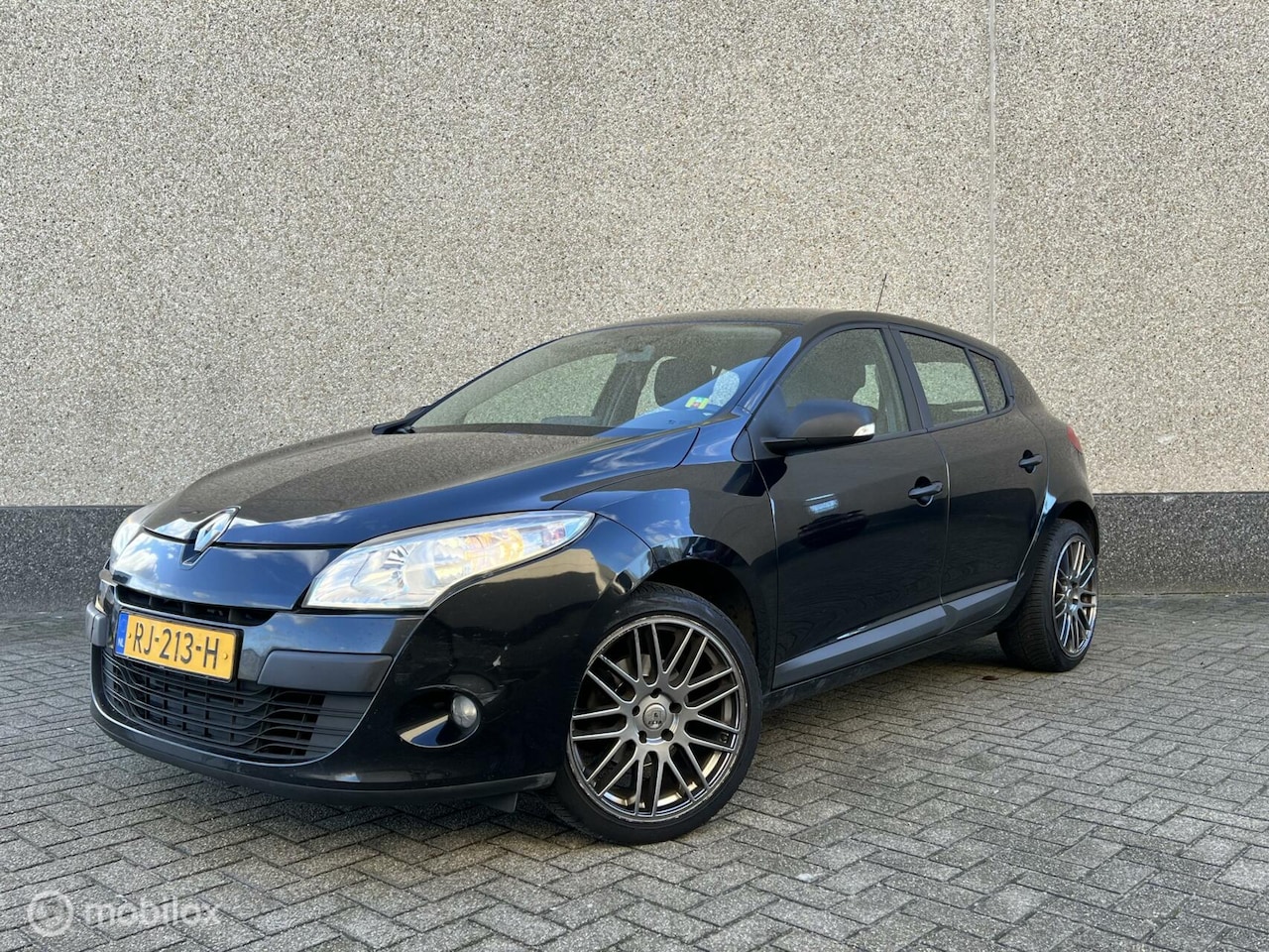 Renault Mégane - 1.6 Airco Navi Cruise 2011 defecte koppakking - AutoWereld.nl