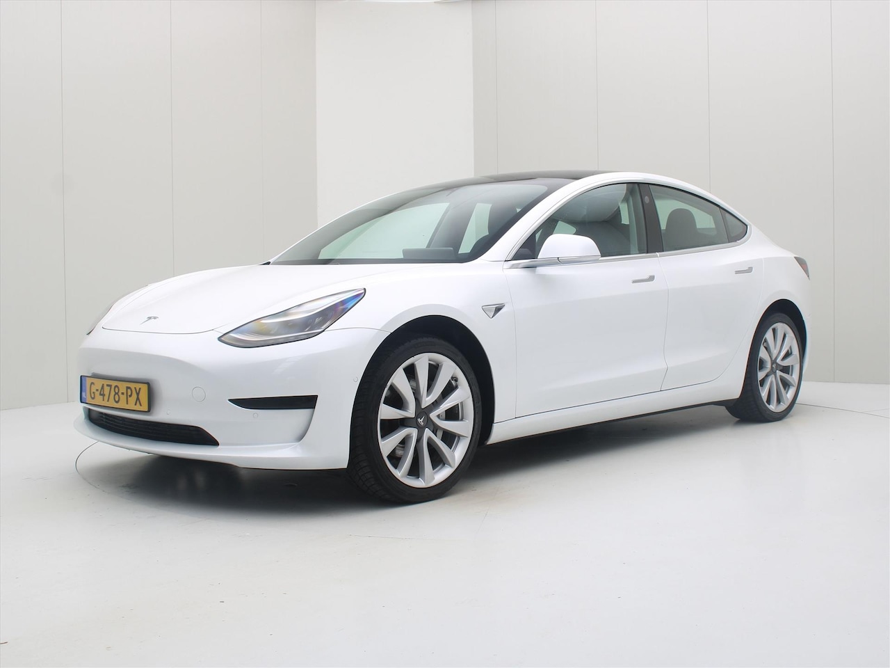 Tesla Model 3 - Standard RWD Plus [ AUTOPILOT+19+LEDER+CAMERA+PDC+LED ] - AutoWereld.nl