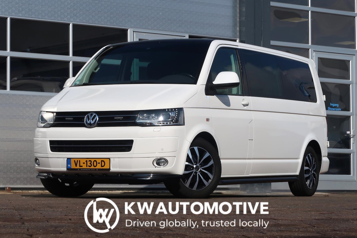 Volkswagen Transporter - 2.0 TDI BM L2H1 DC AUT/ LED/ LEDER/ NAVI/ AIRCO/ CRUISE/ TREKHAAK - AutoWereld.nl