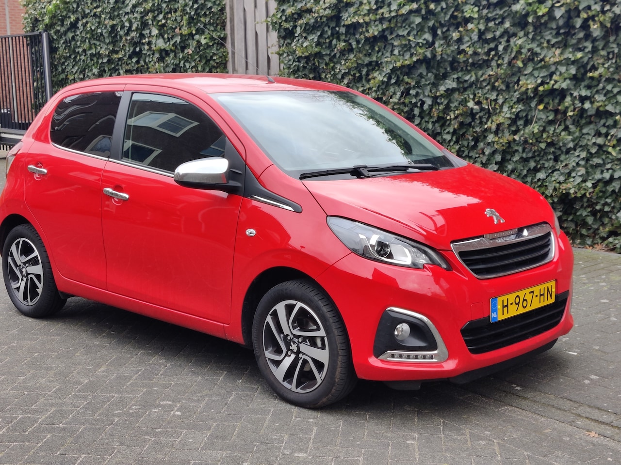 Peugeot 108 - 1.0 e-VTi Allure - AutoWereld.nl