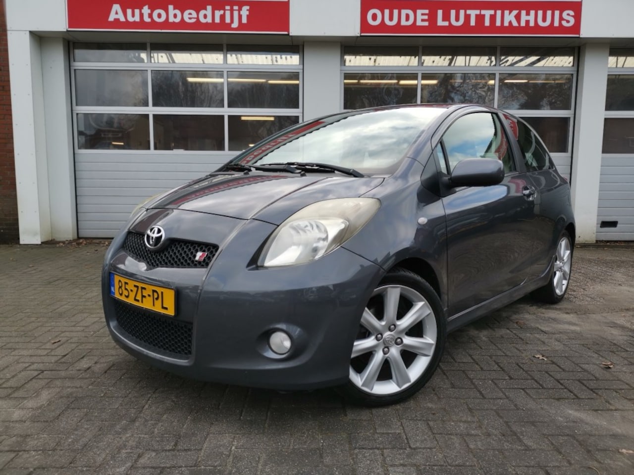 Toyota Yaris - 1.8 VVTi TS 133PK Sport Airco Bluetooth NAP - AutoWereld.nl