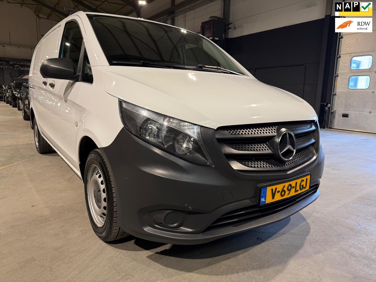 Mercedes-Benz Vito - 114 CDI Lang - 3 Zits - Airco - Cruise - Stoelverwarming - Trekhaak - Excl BTW - AutoWereld.nl