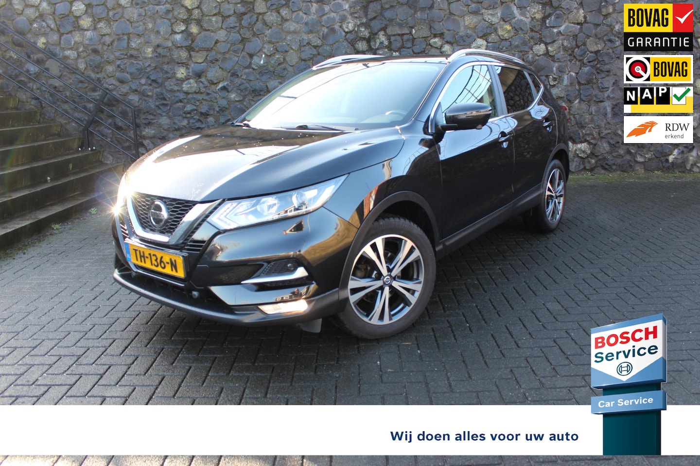 Nissan Qashqai - 1.2 N-Connecta Pano Dak, Trekhaak, All season banden, 360gr camera, Dab, 1e eigenaar - AutoWereld.nl