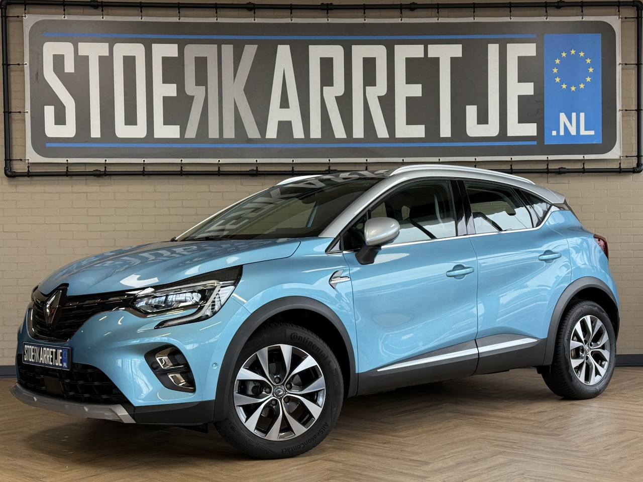 Renault Captur - 1.3 TCe 155pk Intens | 9,3"Navi | ACC | Blindspot | Stuur & voorruit verwarming | 17" velg - AutoWereld.nl