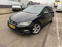 Seat Leon ST - 1.4 TSI X-PERIENCE/FR pakket/5drs/1e EIG/ NEW dealeronderhoudenAPK// cruise control/ stoel