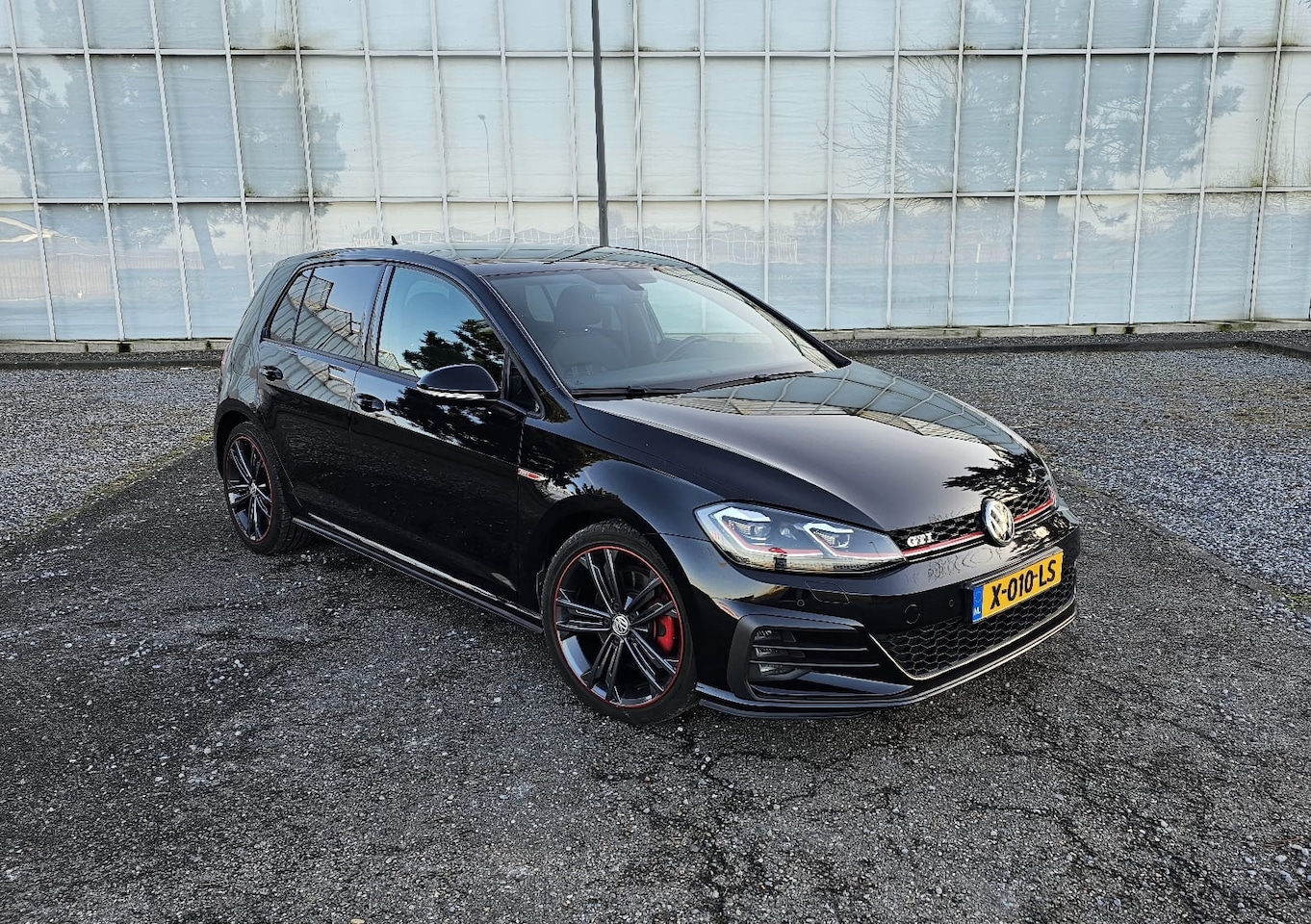 Volkswagen Golf - 2.0 TSI GTI 2017 230pk Dealer Onderhouden | ACC RADAR | ZEER NETTE STAAT ! - AutoWereld.nl