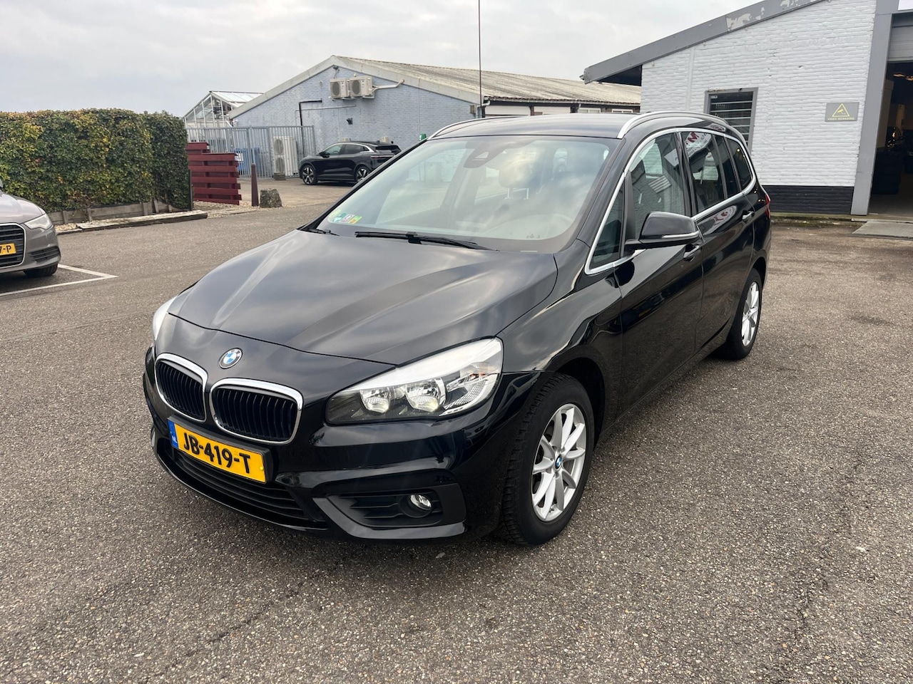 BMW 2-serie Gran Tourer - 214d Essential 7p./ DEALER ONDERHOUDEN - AutoWereld.nl