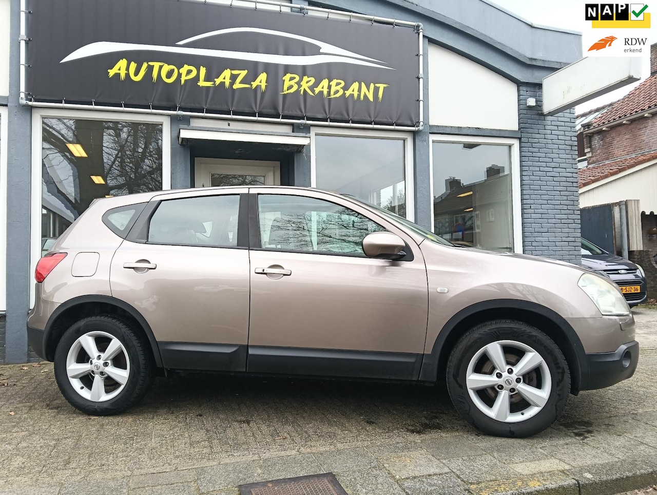 Nissan Qashqai - 2.0 Tekna/ CRUISE/ CLIMA/ STOELVERW/ LEER/ GLASDAK/ PDC/ 17 INCH - AutoWereld.nl