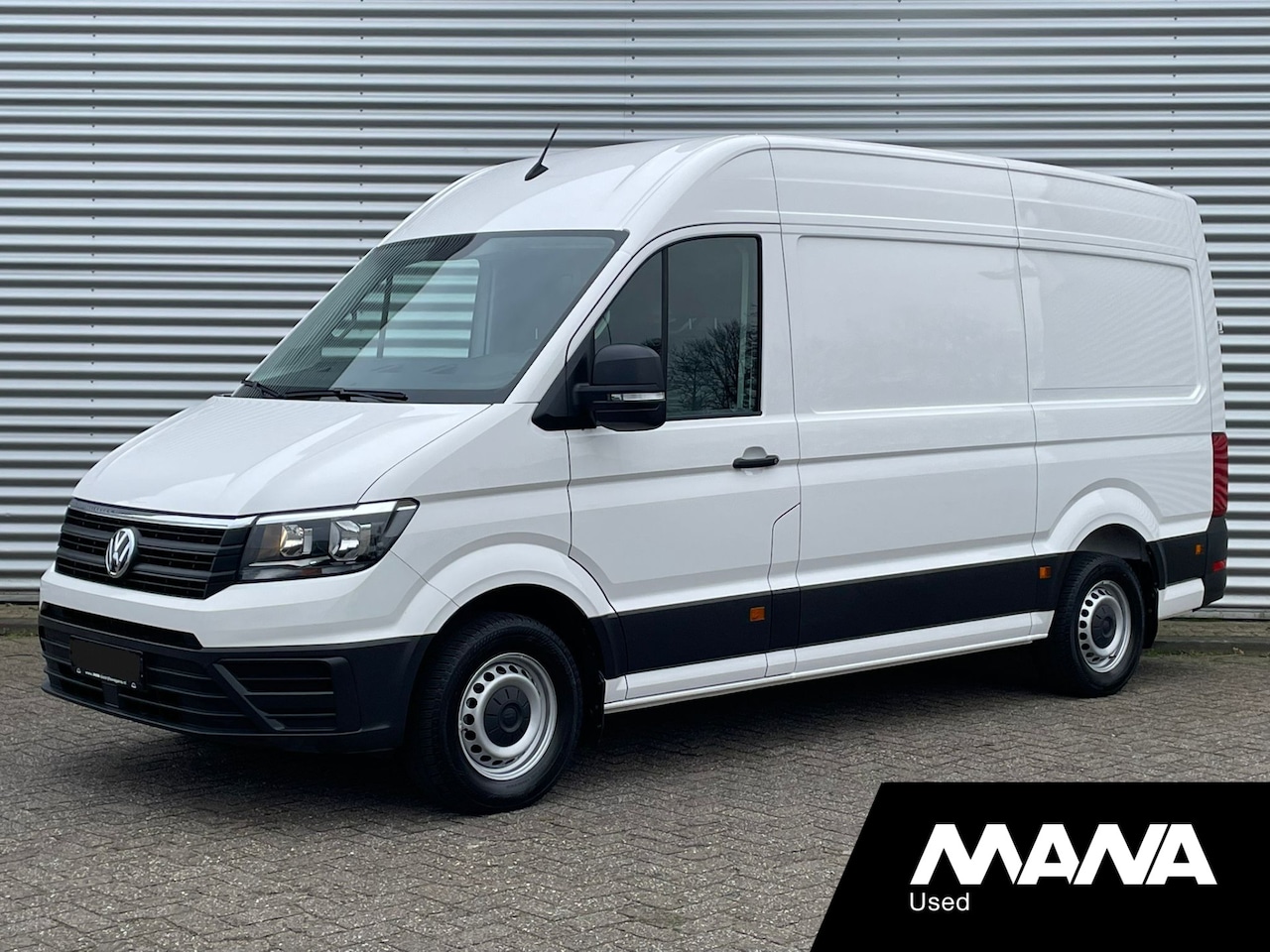 Volkswagen Crafter - 35 2.0 3.180 L3H3 RWD 180pk Airco Camera Navi Trekhaak CarPlay Laadruimtebekleding 12V Ops - AutoWereld.nl