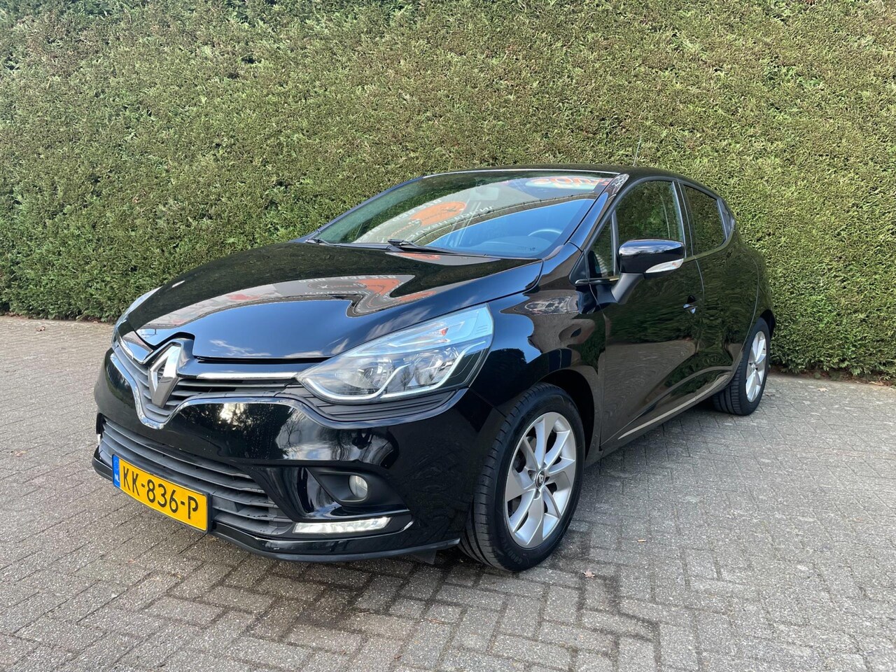 Renault Clio - 0.9 TCe Limited Led, Cruise, PDC, Navigatie ! - AutoWereld.nl