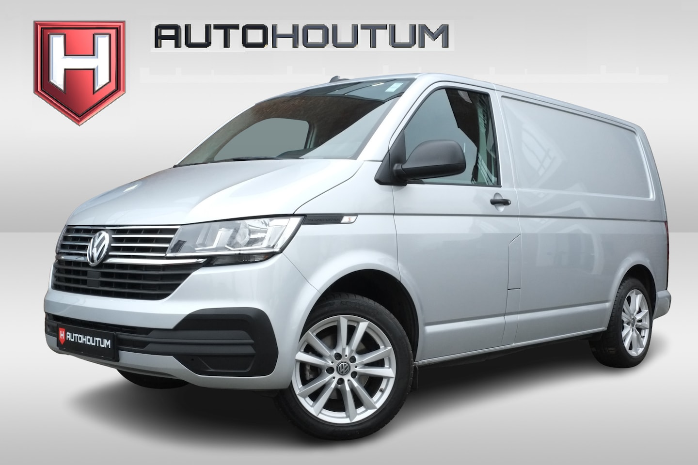 Volkswagen Transporter - 2.0 TDI DSG 150pk L1H1 32 Navigatie, 3 zits - AutoWereld.nl