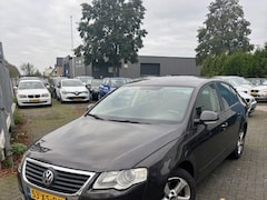 Volkswagen Passat - 2.0 FSI Trendl. Bns