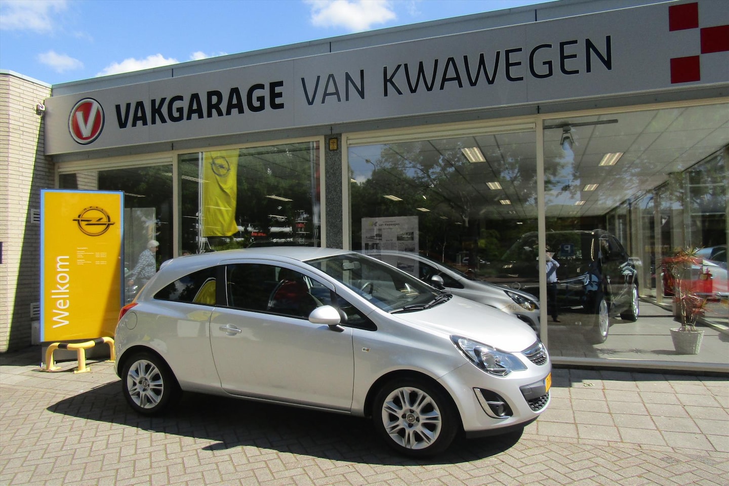 Opel Corsa - 1.4 NAVI / ECC / 16"LM / BLUETOOTH - AutoWereld.nl