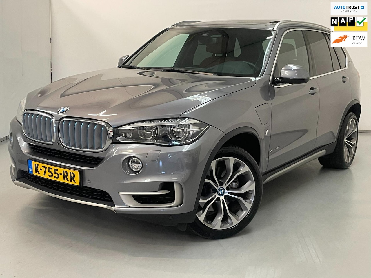 BMW X5 - XDrive40e / BTW / Pano / Memory / CarPlay / Trekhaak - AutoWereld.nl