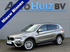 BMW X1 - sDrive20i Executive LED DAB Trekhaak 4 Seizoenenbanden PDC V+A Stoelverwarming