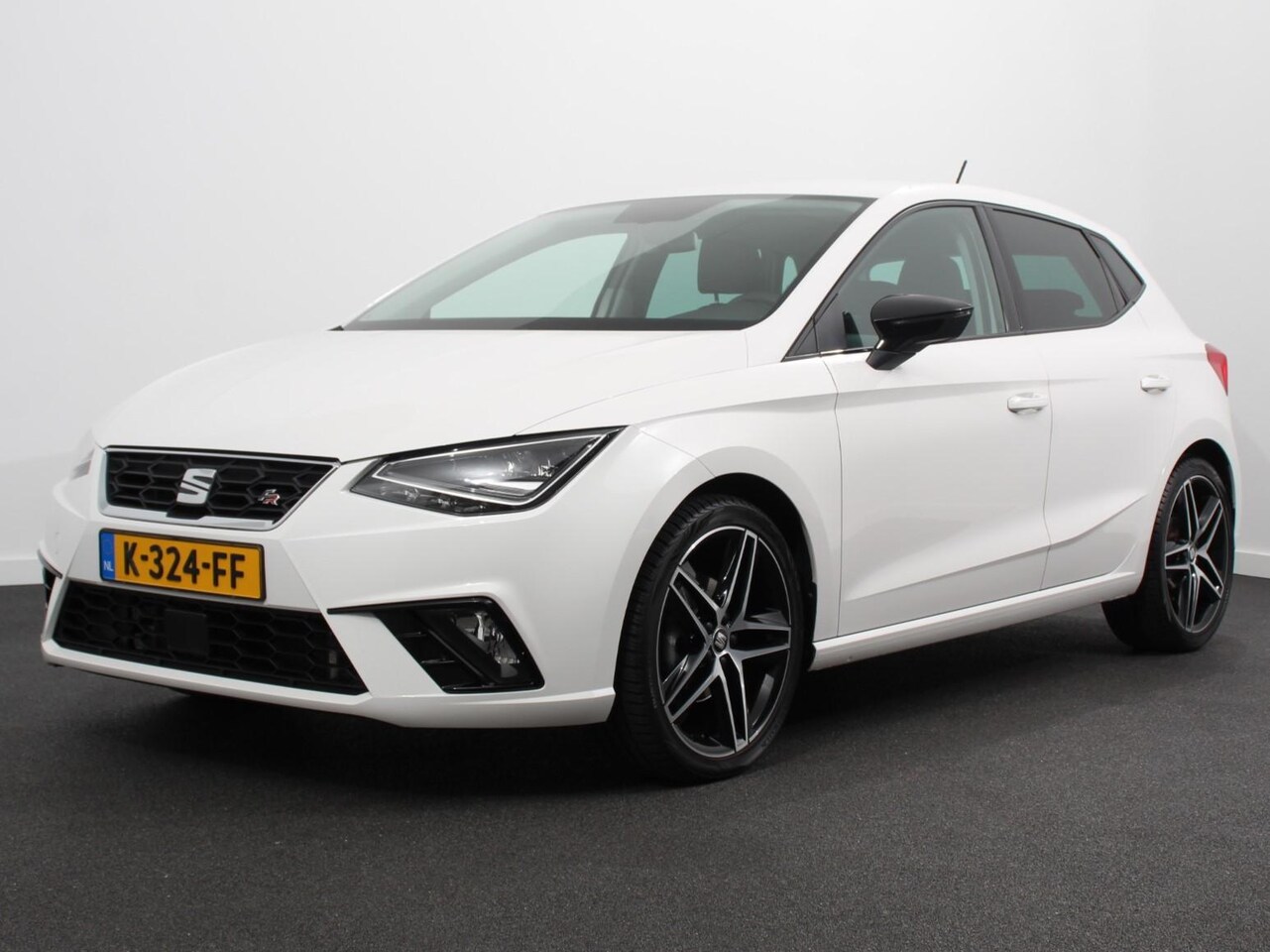 Seat Ibiza - 1.0 TSI 115pk! FR | Navigatie | Apple Carply/Android Auto | Climate Control | Parkeer sens - AutoWereld.nl