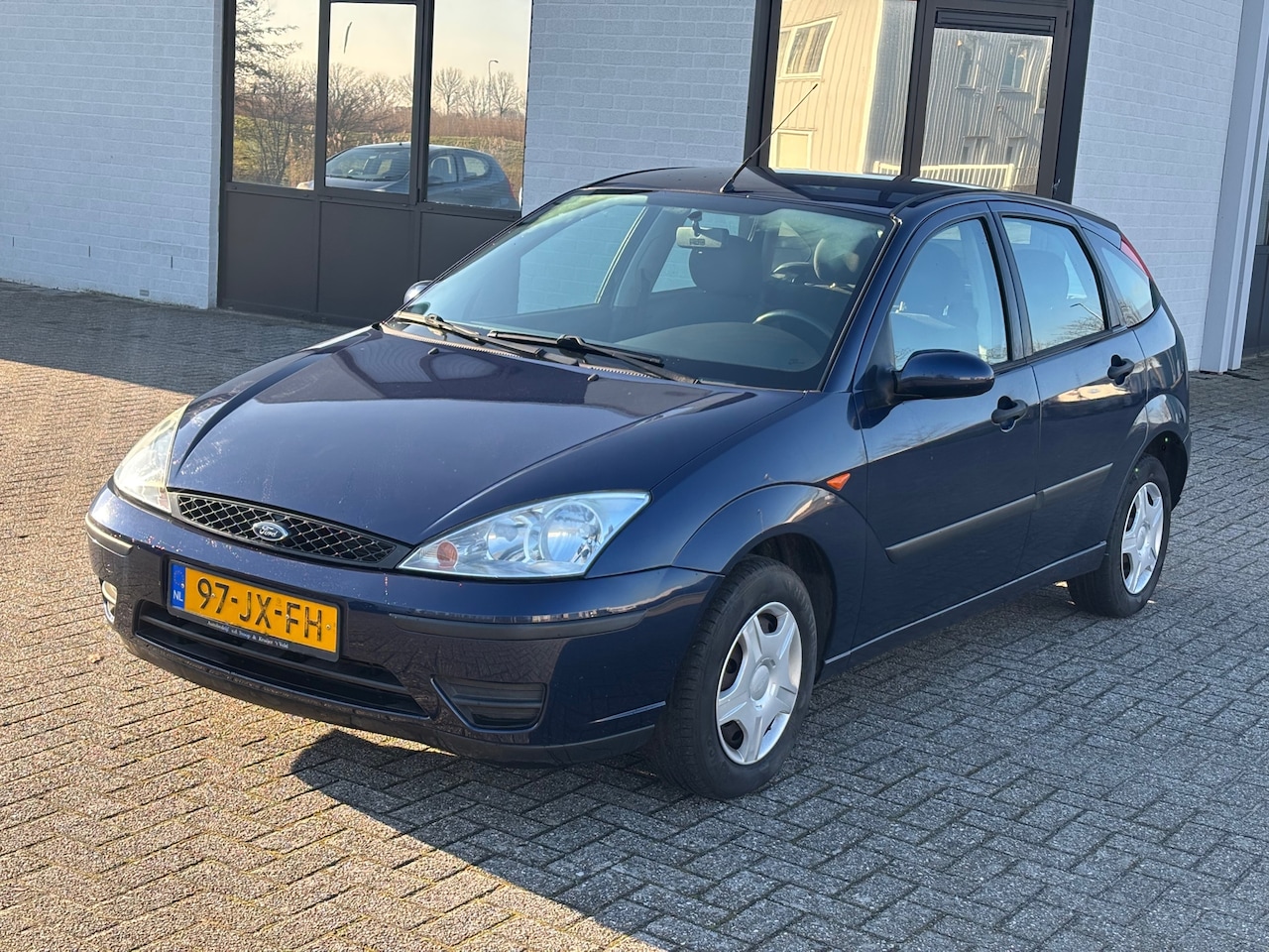 Ford Focus - 1.4-16V Cool Edition 116DKM! NAP! Airco! 5-Deurs! - AutoWereld.nl