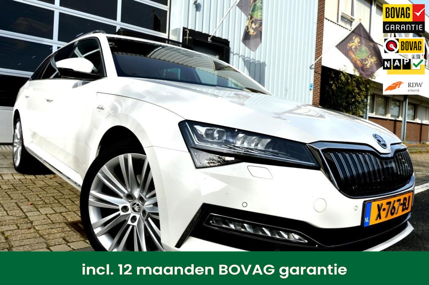 Skoda Superb Combi - 1.4 TSI iV CAM/LMV19/NAVI/LEER/VIRTU/PANO - AutoWereld.nl